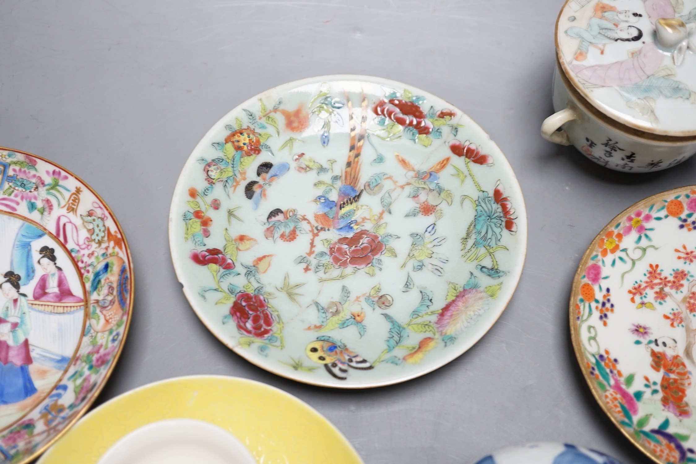 A group of assorted Chinese ceramics